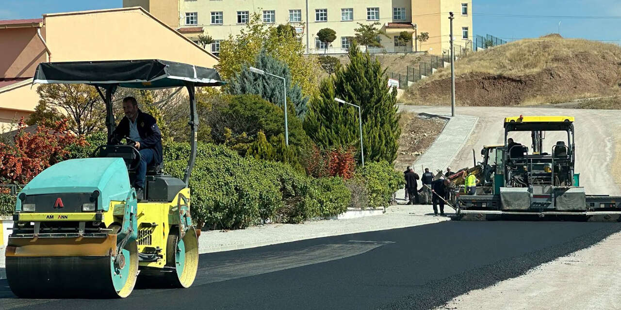 Kırıkkale’de okul yolları değişiyor! Öğrenciler için asfalt seferberliği