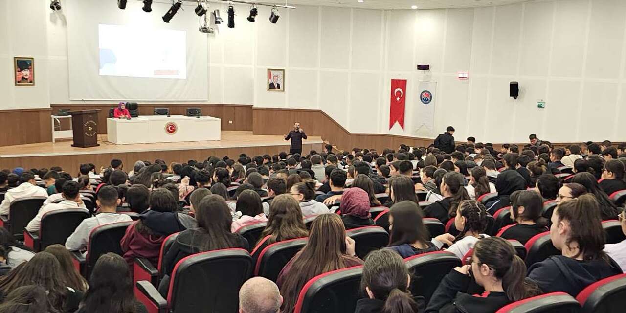 Kırıkkale'de lise öğrencilerine kritik uyarı! İş hayatına başlamadan öğreniyorlar