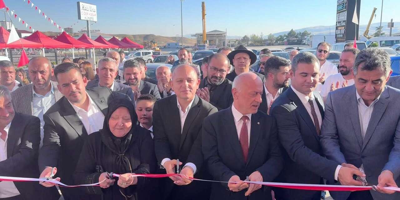 Kırıkkale'de Öz Urfalı Hacı Usta Açıldı! İş ve siyaset dünyası açılışta buluştu