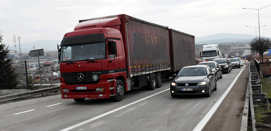Kırıkkale-Kayseri kara yolu yeniden ulaşıma açıldı