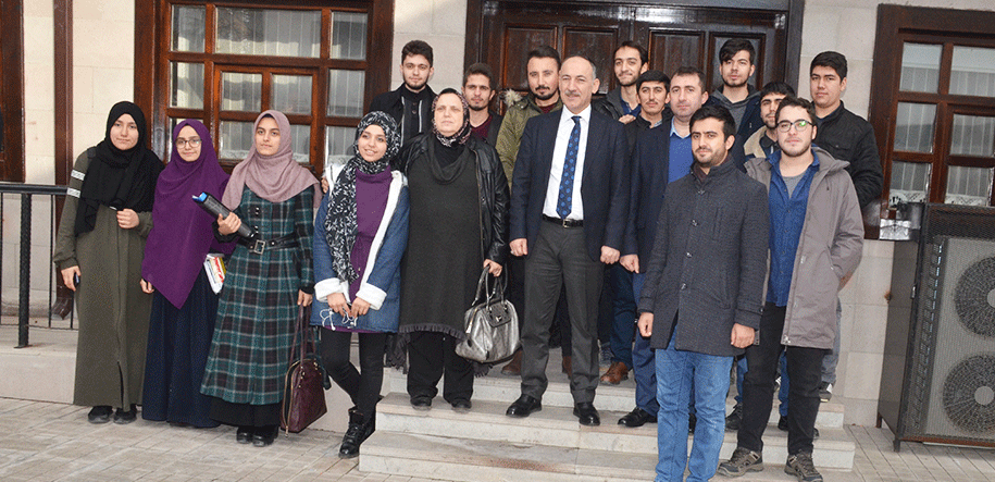 Belediyeden üniversite öğrencilerine gezi programı