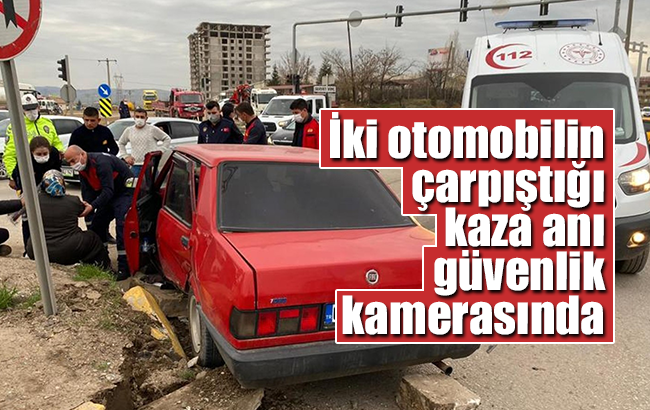 Kırıkkale’de iki otomobilin çarpıştığı kaza anı güvenlik kamerasında