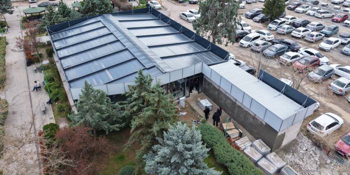 Cumhuriyet Meydanı Sosyal Tesisi açılışa gün sayıyor