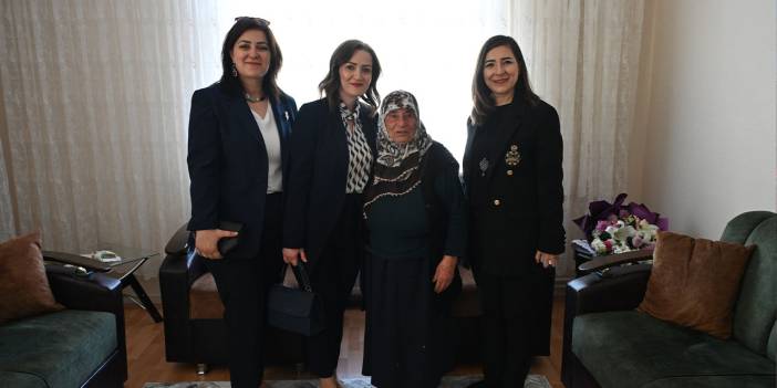 Şehit Annesini duygulandıran Anneler Günü ziyareti