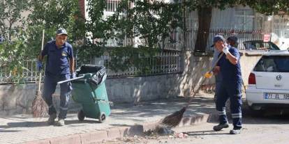 Kırıkkale Belediyesi temizlik işleri tam kadro sahada
