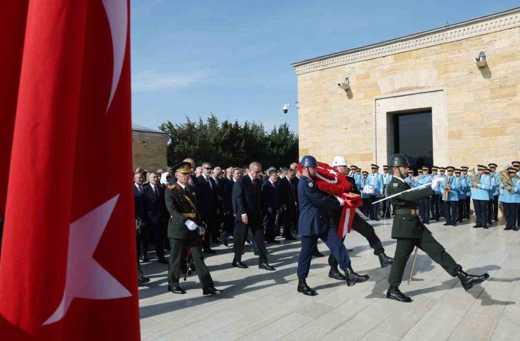 Devlet erkanı Atatürk’ün huzurunda