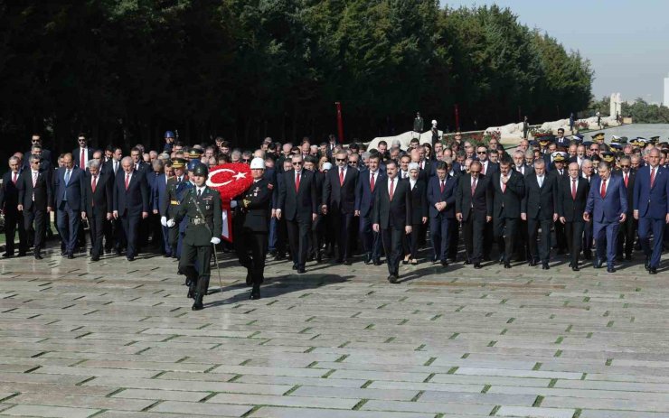 Devlet erkanı Atatürk’ün huzurunda
