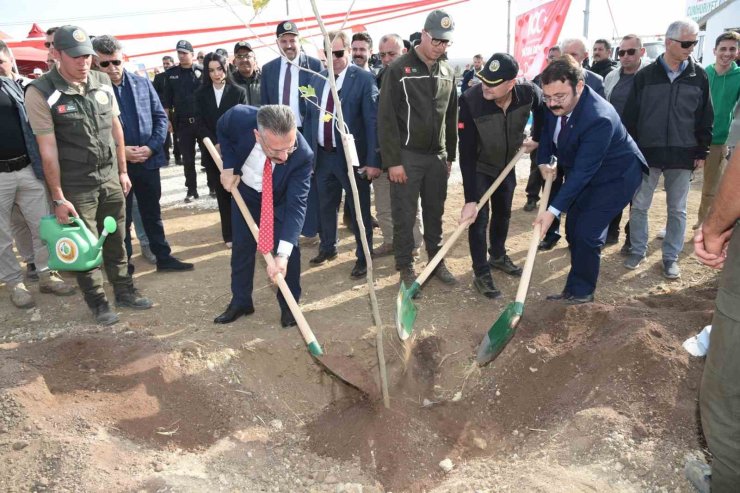 Eskişehir ilinde ‘Cumhuriyetimizin 100’üncü yılı hatıra ormanı’ kuruldu