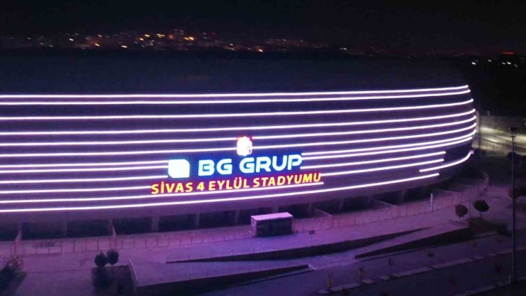 Sivas 4 Eylül Stadyumu gece aydınlatması tamamlandı