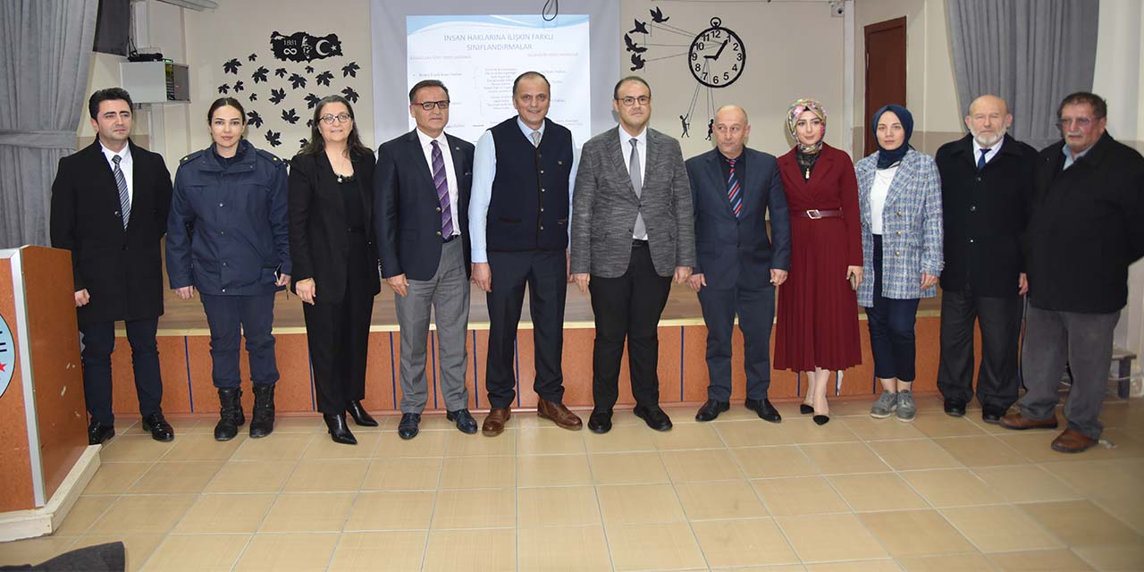 bahsilida-insan-haklari-konferansi-verildi2.jpg