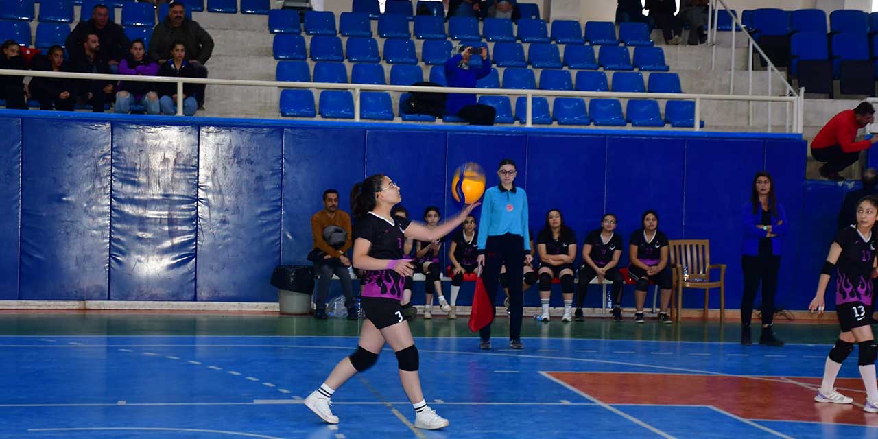 kirikkalede-voleybol-heyecani-basladi-1.jpg