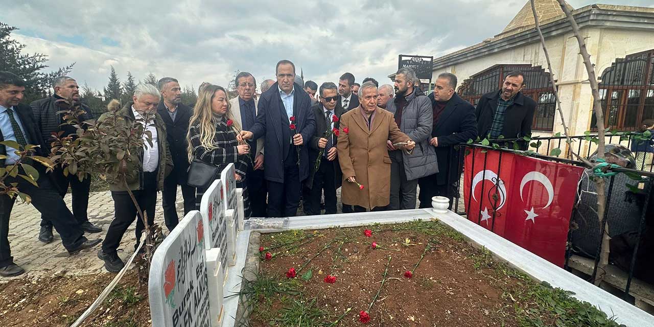 gazetecilerden-deprem-bolgesine-anlamli-ziyaret.jpg