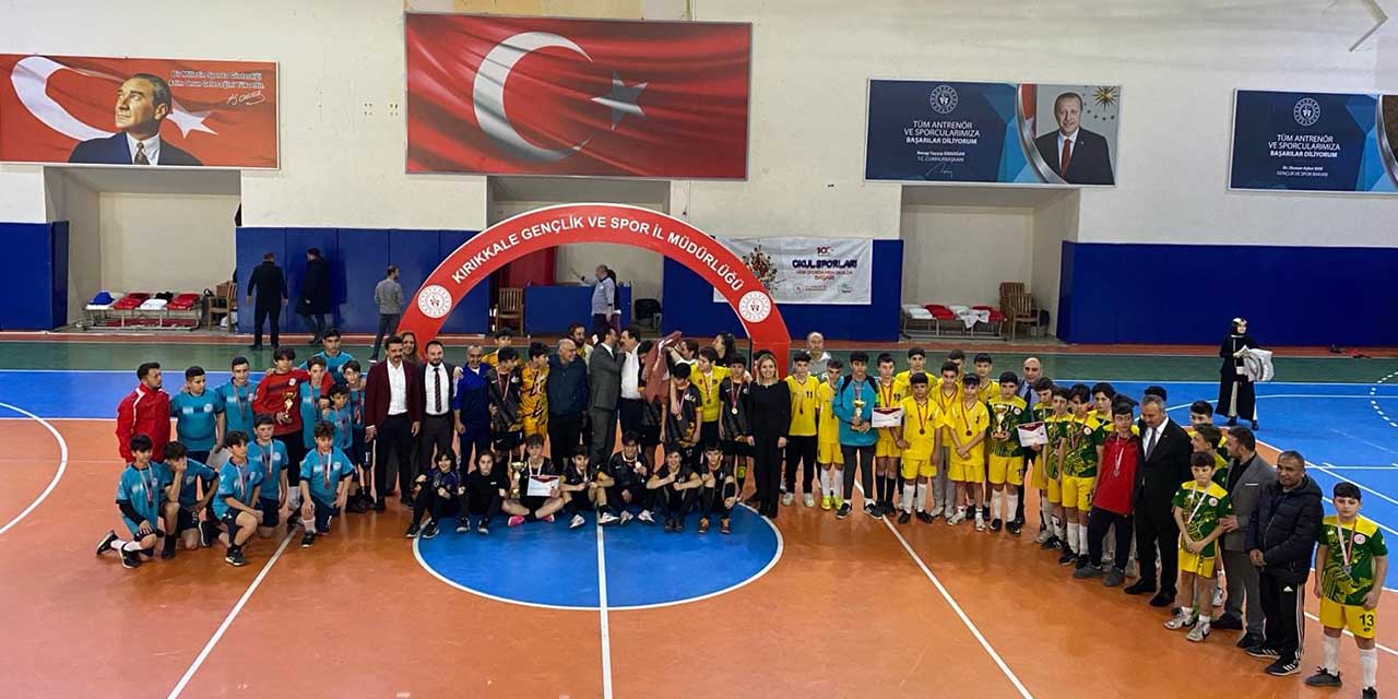 futsal-turnuvasinda-heyecan-doruktaydi-1.jpg