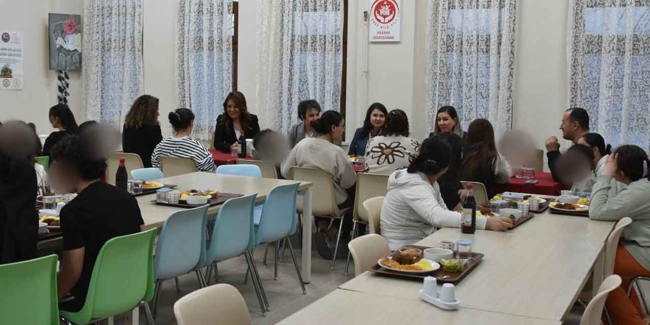 cocuklarla-rengarenk-iftar-jpg2.jpg