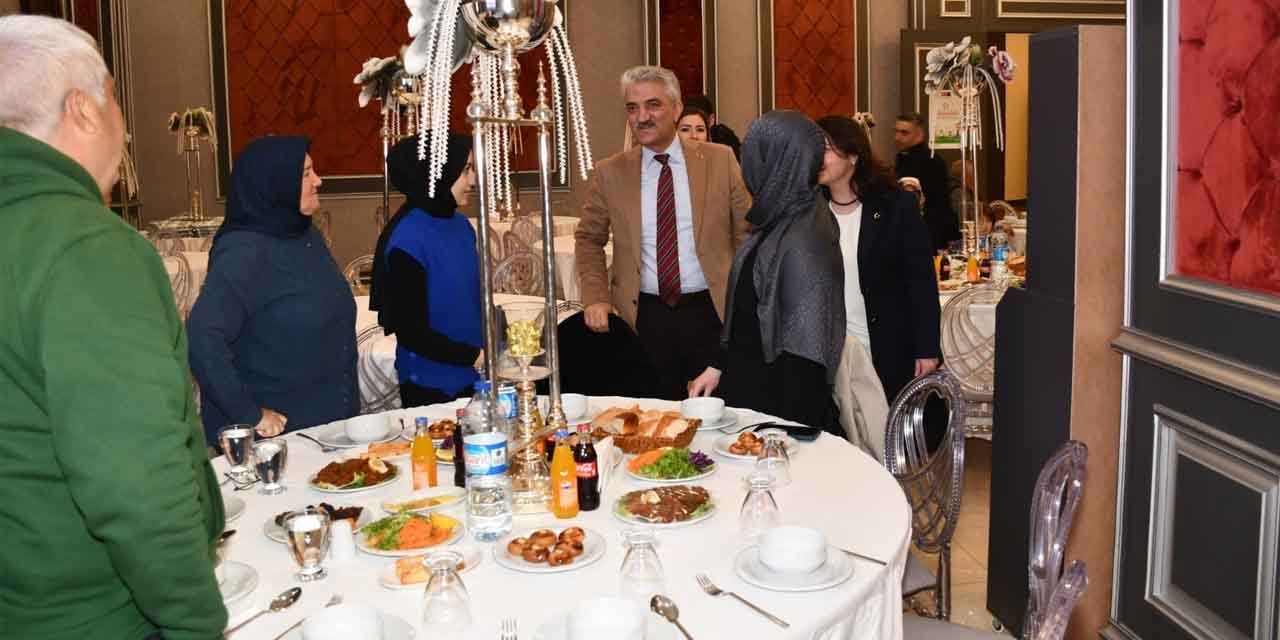 koruyucu-aileler-iftar-sofrasinda-bulustu3.jpg