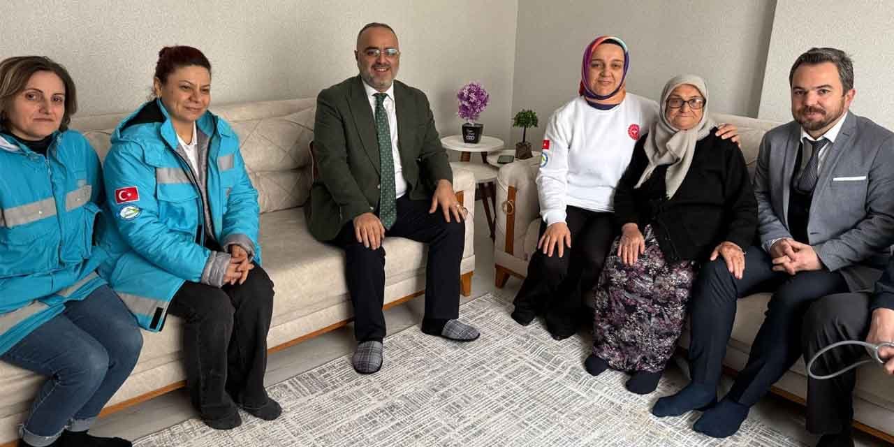 polattan-yaslilara-anlamli-ziyaret2.jpg