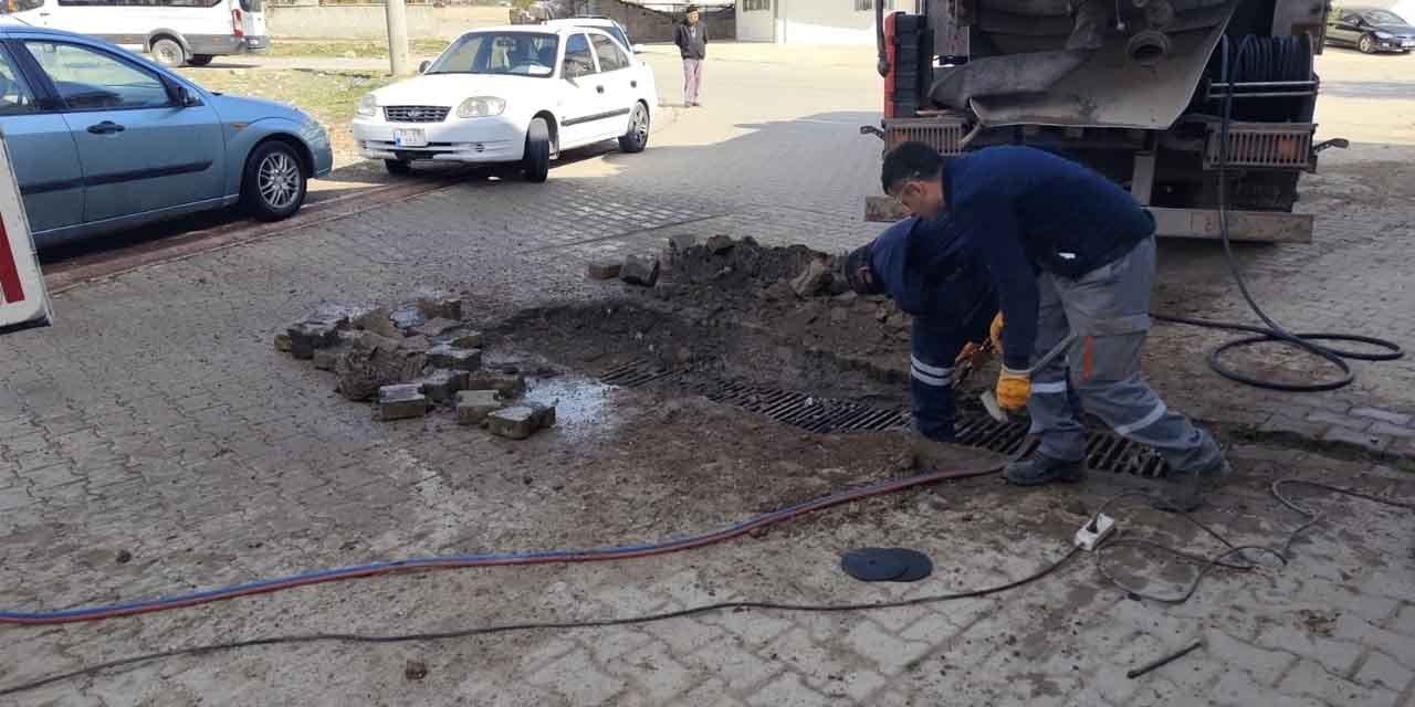 tahliye-kanallari-temizleniyor2.jpg