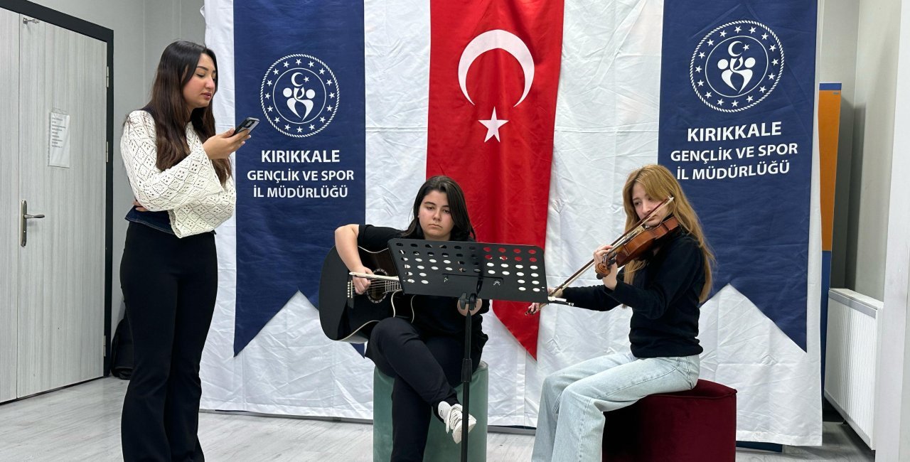 gencler-kultur-ve-sanatla-yaristi-3.jpg