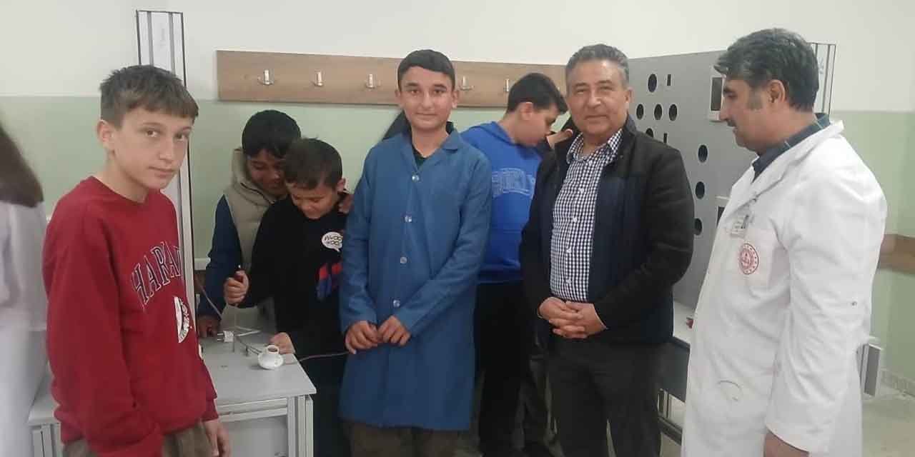 ortaokul-ogrencileri-tezgah-basinda2.jpg