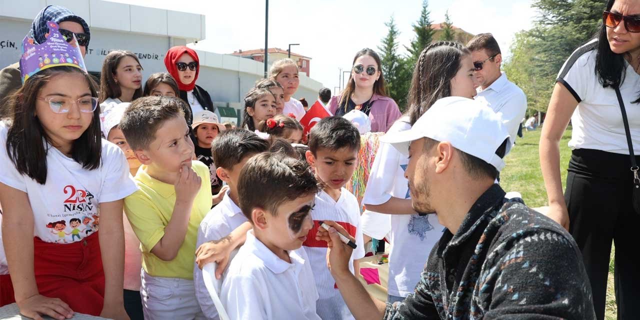 bilim-merkezinde-renkli-bayram-3.jpg