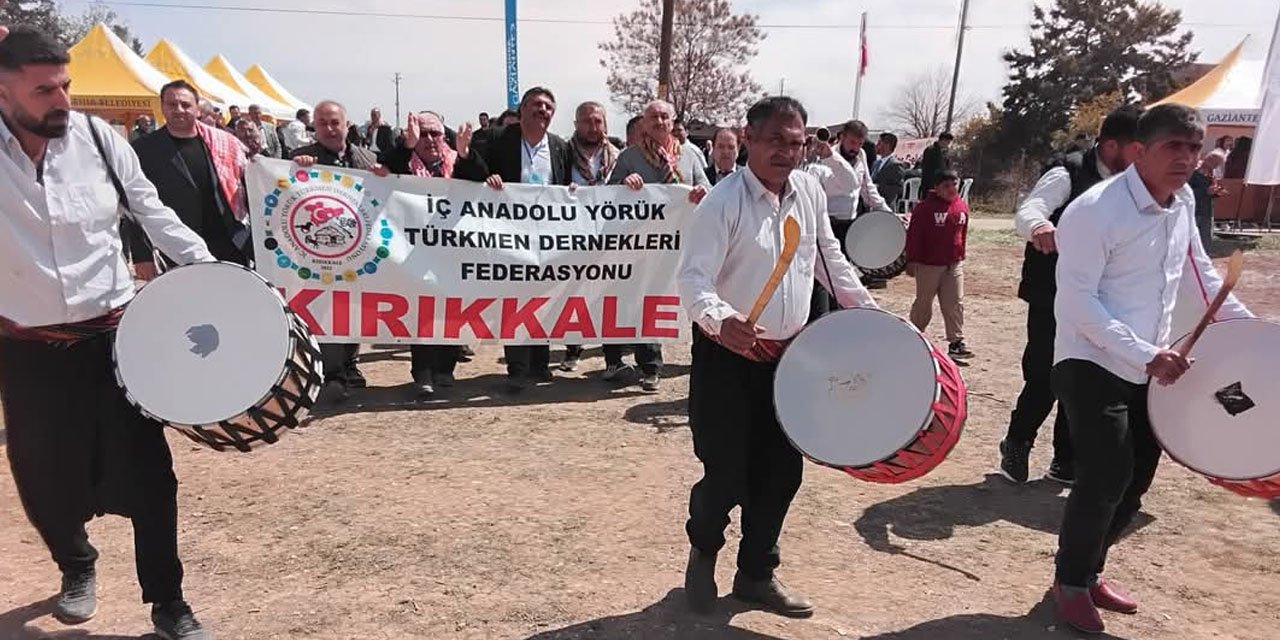 kirikkaleli-yoruk-turkmenleri-nizipte-bulustu4.jpg