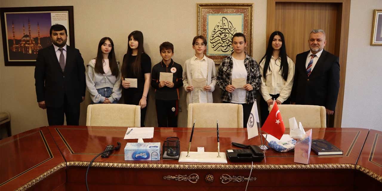 en-guzel-siir-ve-resimlere-odul2.jpg