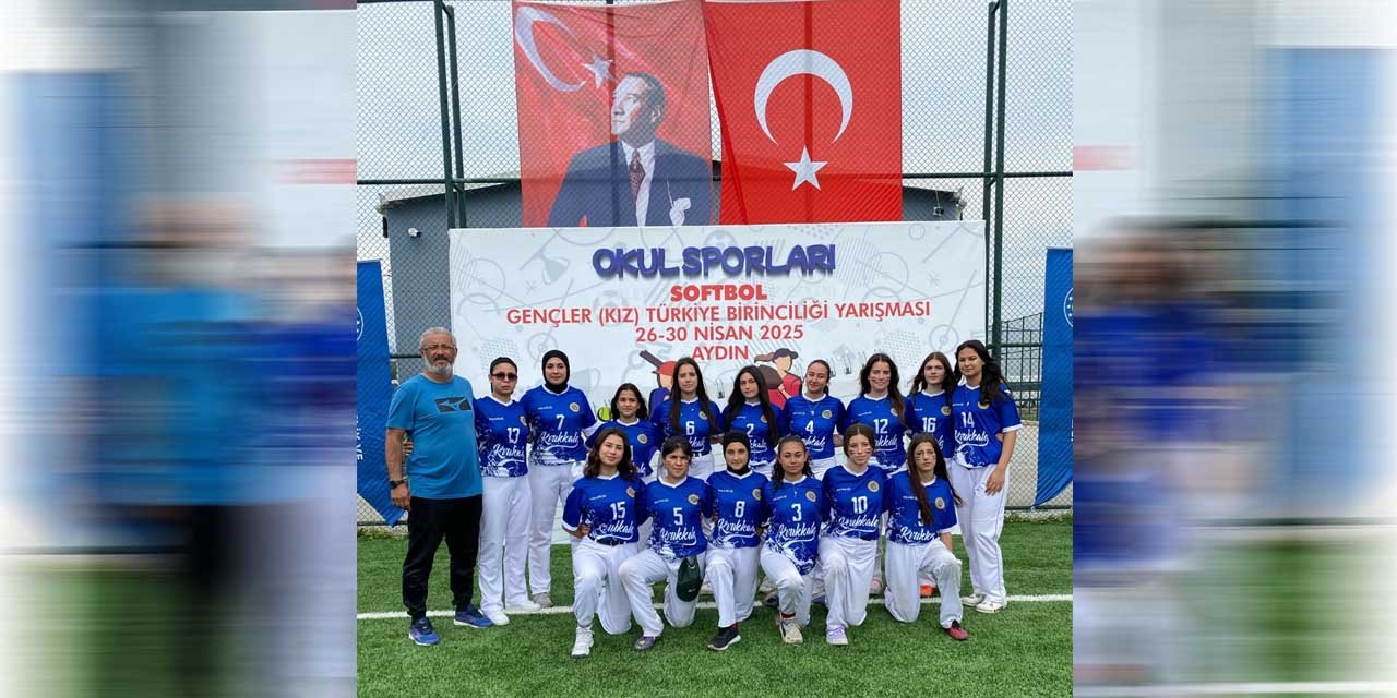 softbolun-liseli-kizlari-dorduncu-oldu2.jpg