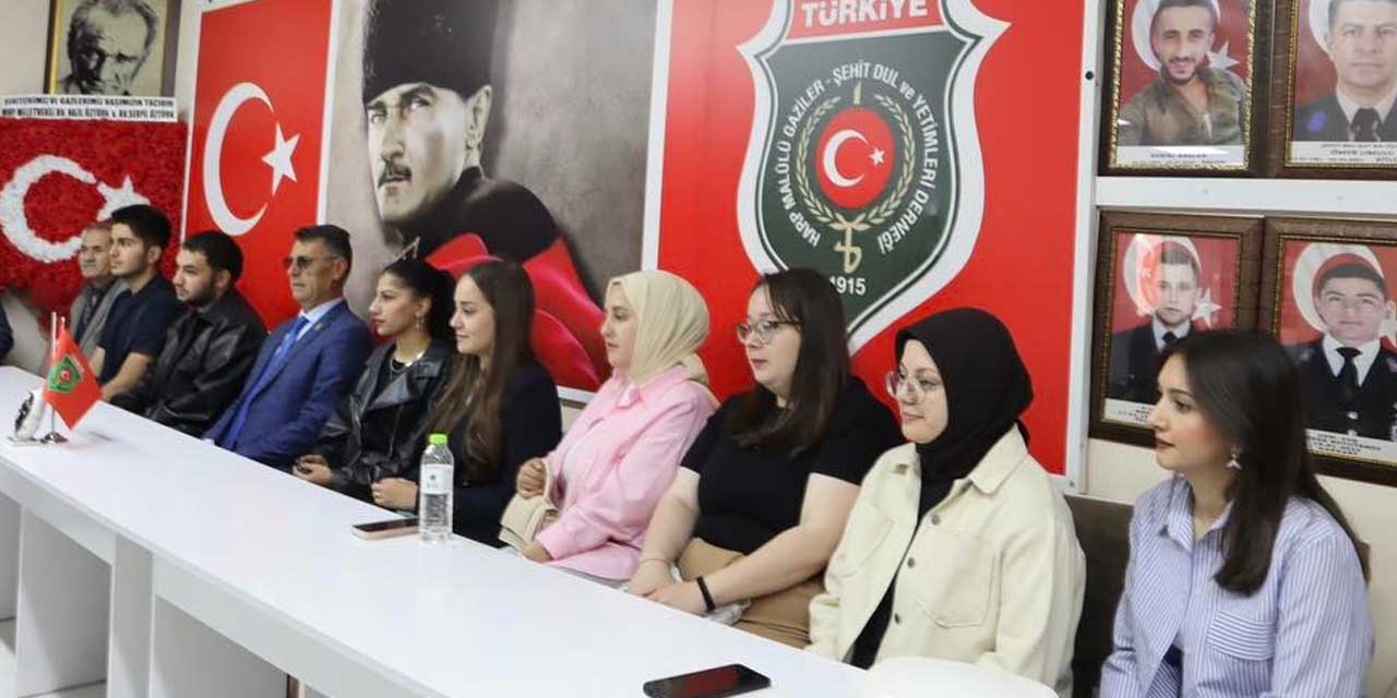 universitelilerden-sehit-ailelerine-vefa-ziyareti-3.jpg