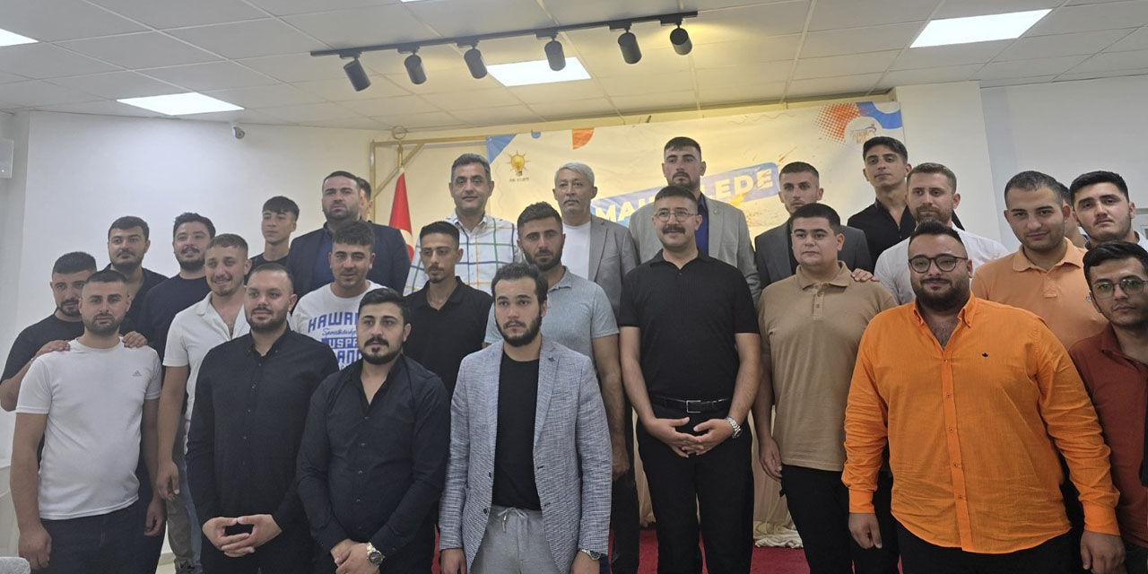 mahallelerde-ak-partili-gencler-bulusmasi-2.jpg