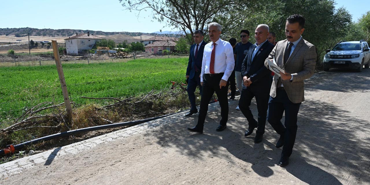 yukarimahmutlar-koyune-kilit-parke-yapiliyor-2.jpg