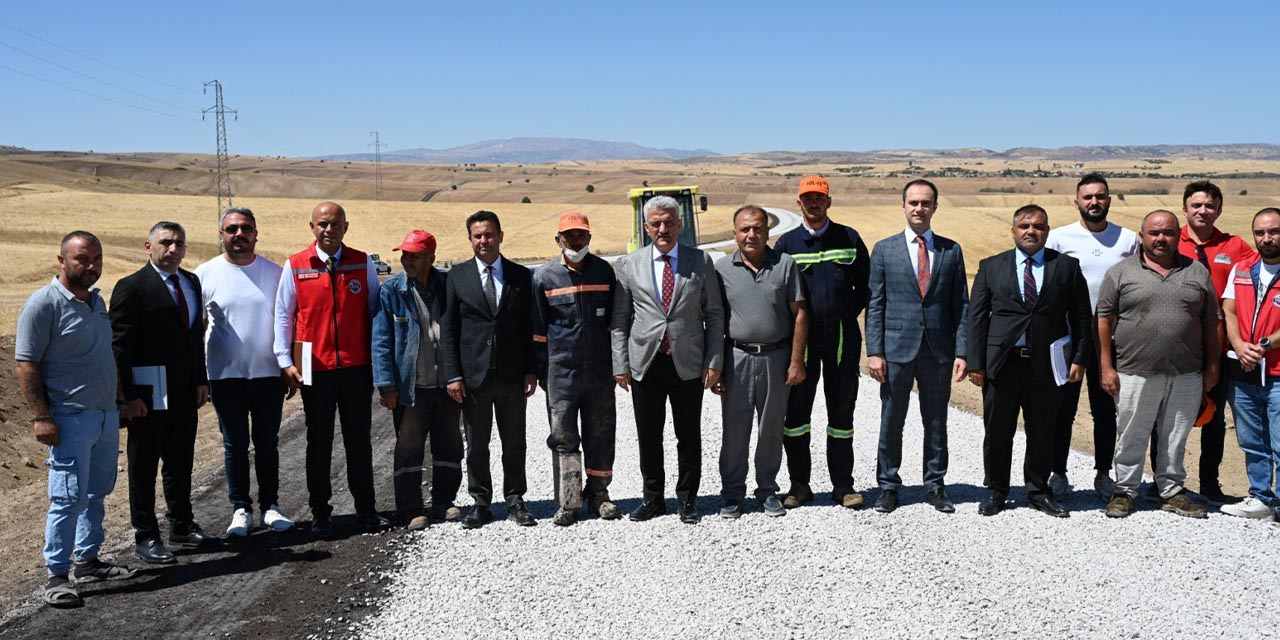 dikmen-koyunun-yol-calismalari-suruyor-3.jpg