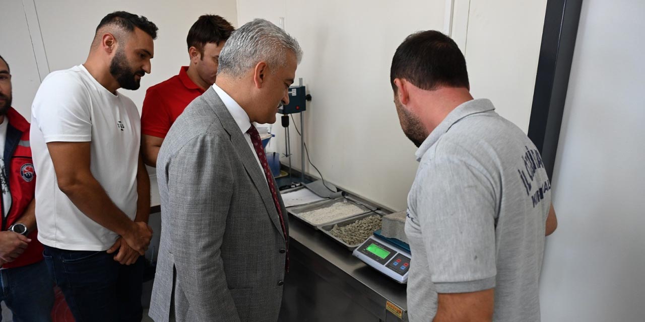 kirikkalede-bu-fabrika-gunluk-2-bin-m-kilit-parke-uretiyor3.jpg
