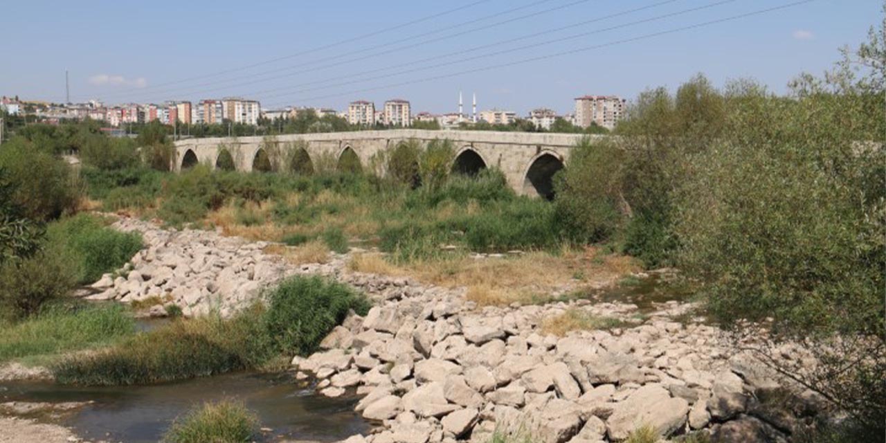kuraklik-turkiyenin-en-uzun-nehrini-de-vurdu-2.jpg