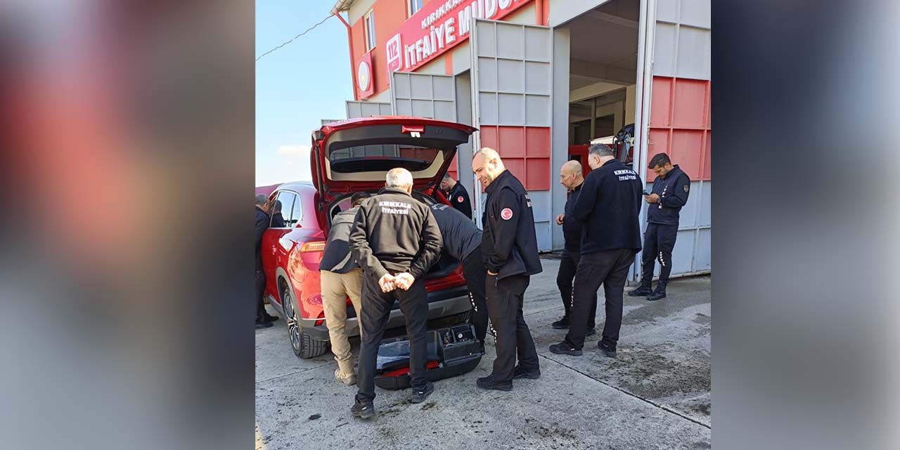 kirikkale-itfaiyesi-elektrikli-arac-yanginlarina-karsi-egitim-aldi3.jpg