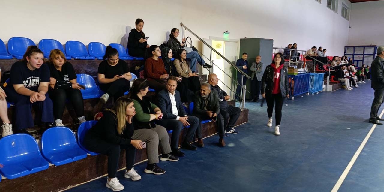 yurtlar-arasi-voleybol-turnuvasi-kirikkalede-basladi2.jpg
