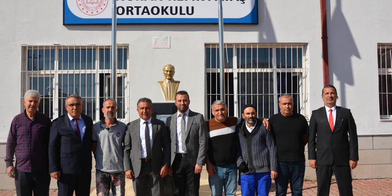 nuran-refik-altas-ortaokuluna-ziyaret2.jpg