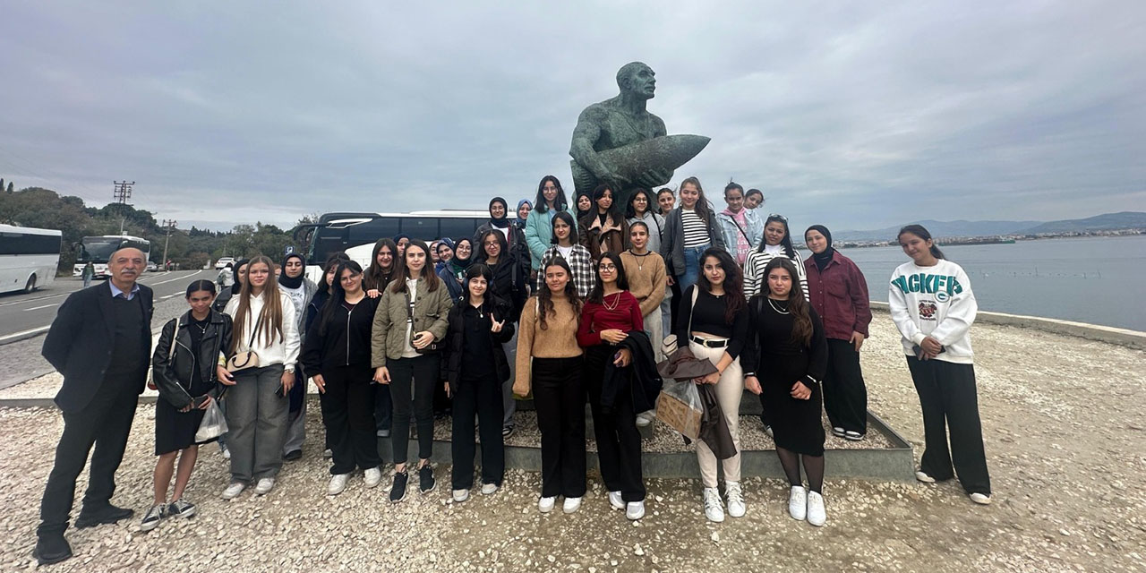 110-yilinda-110-bin-gencle-bir-destandir-canakkale.jpg