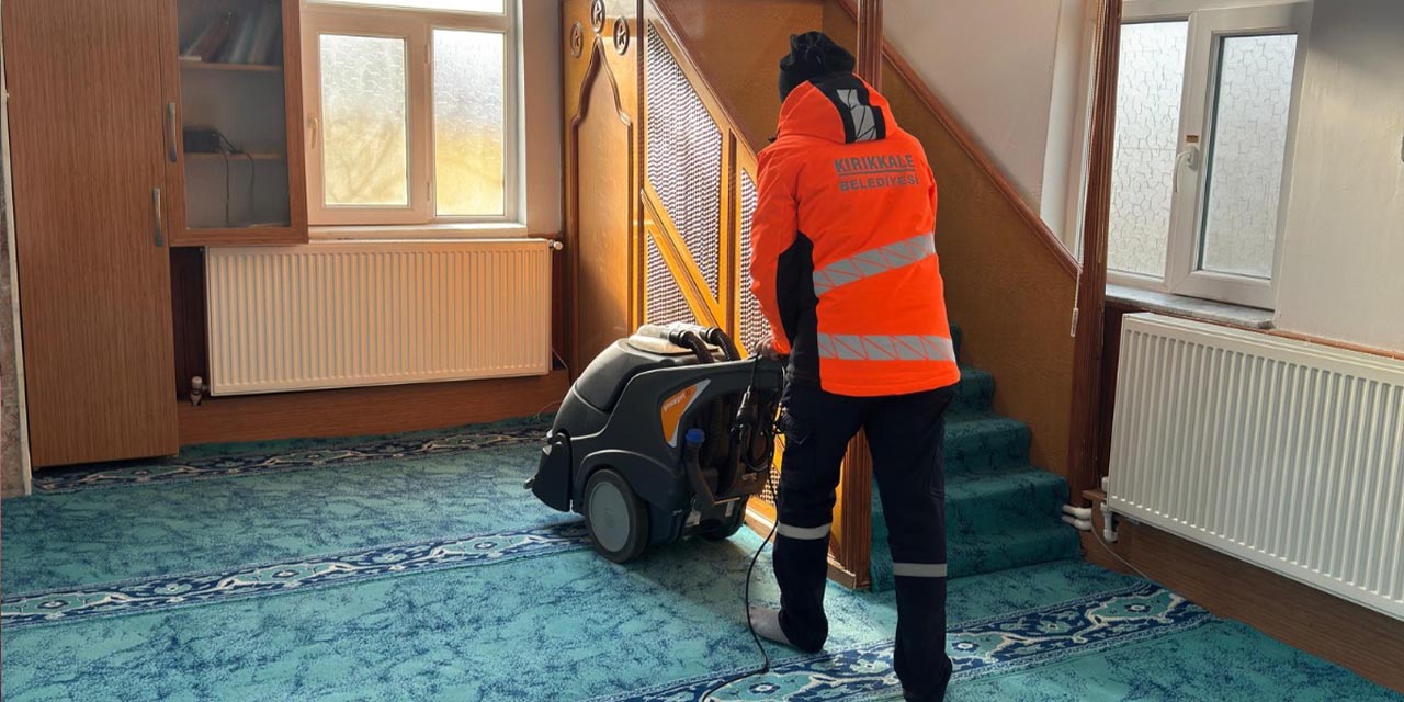 kirikkale-belediyesinden-camilere-duzenli-ve-titiz-temizlik2.jpg