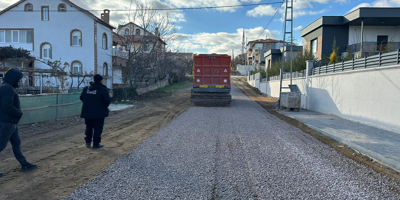 kirikkalenin-yollarinda-bakim-calismasi-yapiliyor-2.jpg