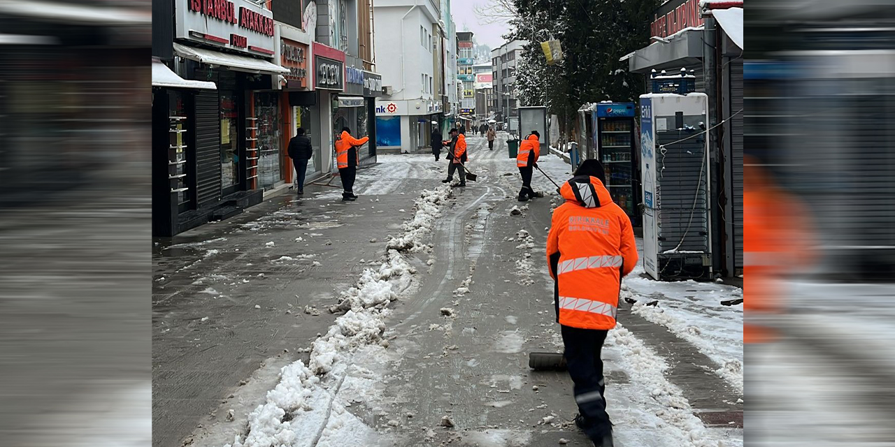 cadde-ve-sokaklardaki-karlar-temizlendi3.jpg