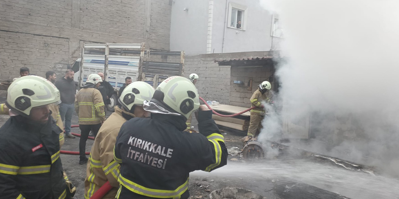 kirikkalede-sanayi-sitesinde-korkutan-yangin2.jpg