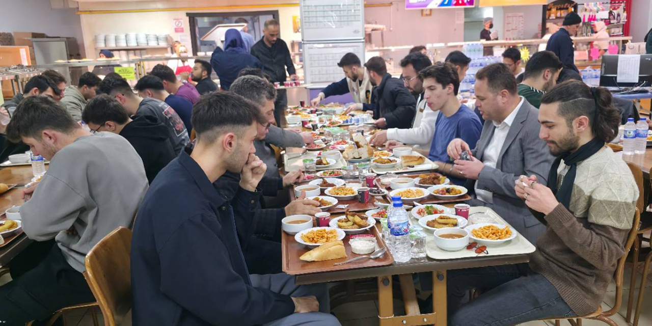 renci-yurdunda-iftar-lezzeti-bir-baska-2.jpg