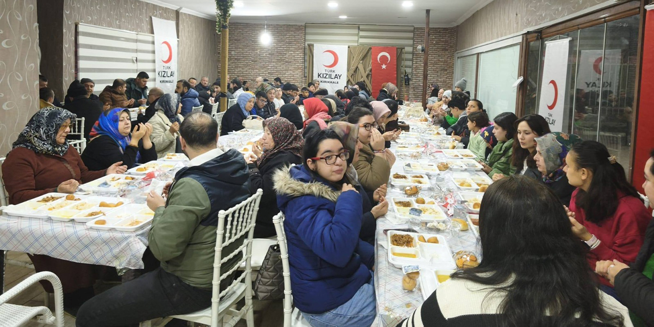 kizilaydan-engelliler-ve-ailelerine-anlamli-iftar-programi2.jpg