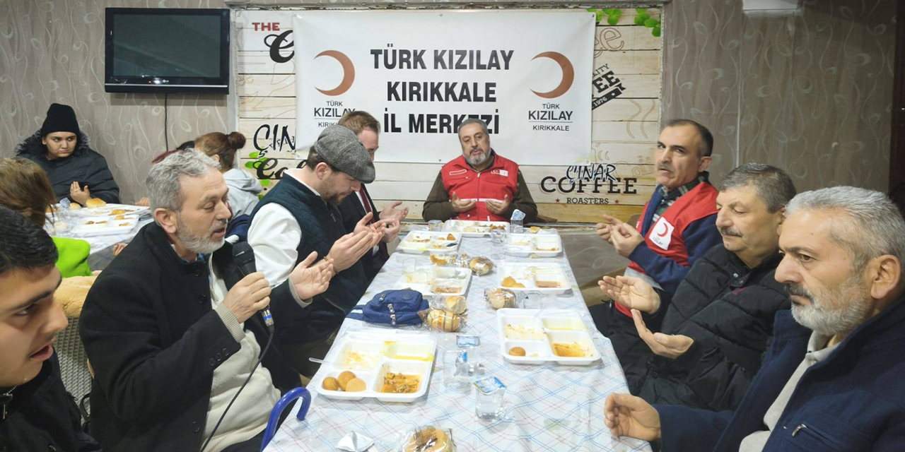 kizilaydan-engelliler-ve-ailelerine-anlamli-iftar-programi3.jpg