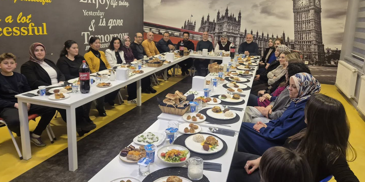 halk-egitim-merkezi-ogretmenleri-iftar-sofrasinda-bulustu2.jpg