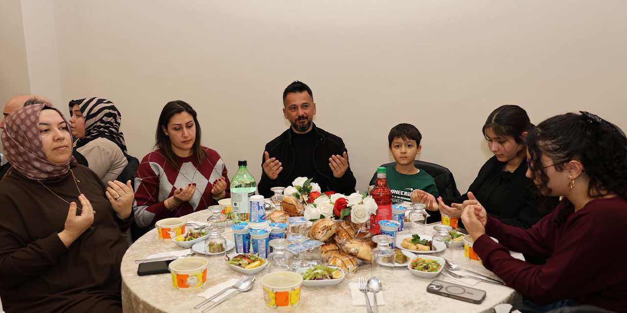 lgs-kursu-ogrencileri-iftar-sofrasinda-bulustu-3.jpg