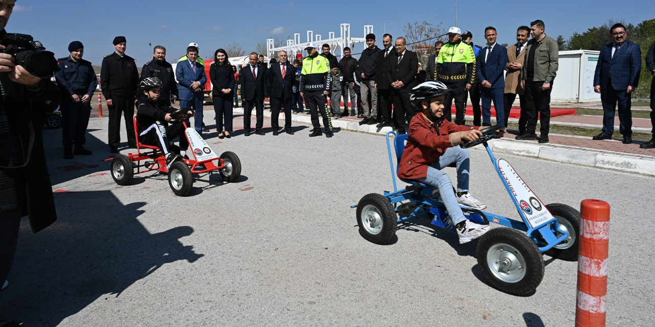 bahsilida-miniklere-trafik-bilinci-asilaniyor-3.jpg