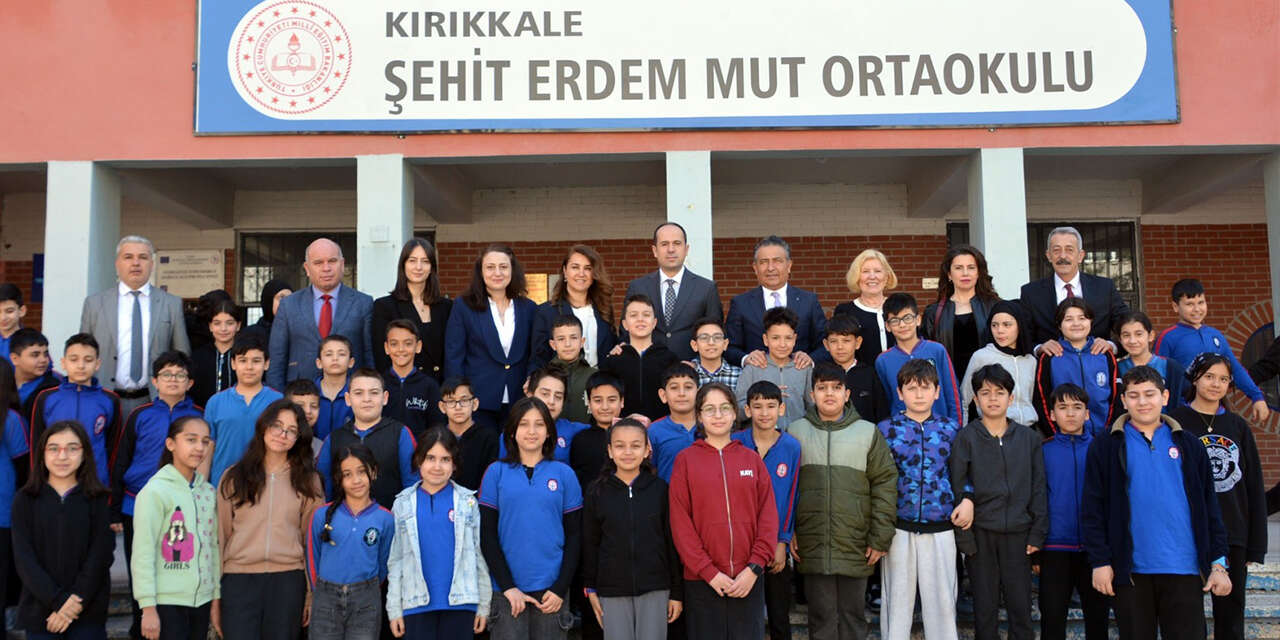 bu-ogretmenler-kirikkalede-tek-enerjilerini-gelecege-kodluyor-2.jpg