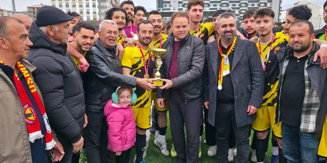 hacilar-belediye-spor-sampiyon-oldu4.jpg