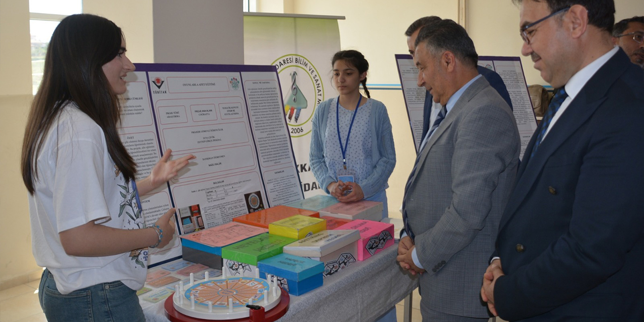 bilim-ve-sanatla-bulusturulan-ogrenciler-hunerlerini-sergiledi2.jpg